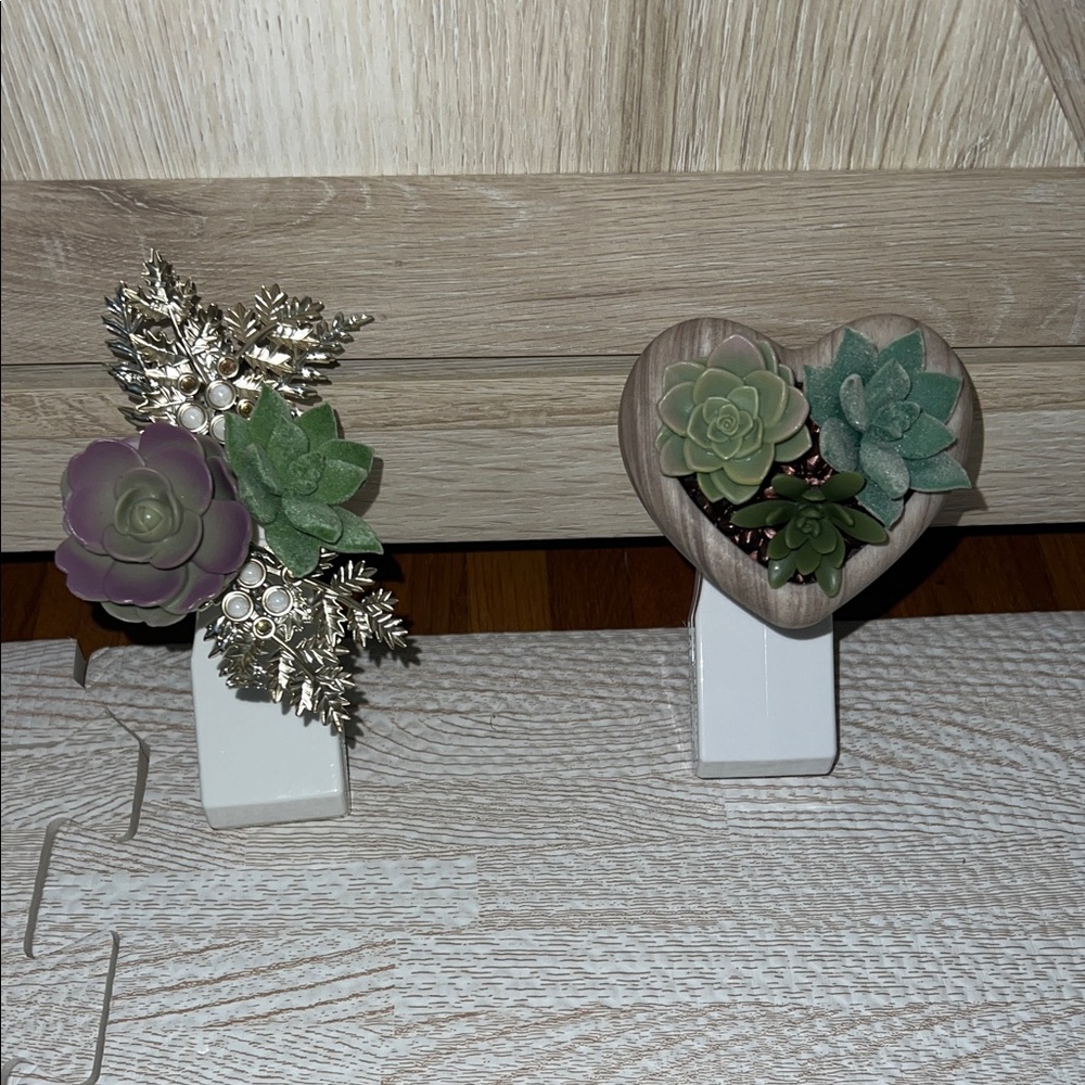 Bath & Body Works Faux Succulent and Floral Heart Wallflower Plug Ins